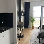 Chillout View & Pleasure - Wola Tower 15th Floor شقة *