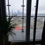 Chillout View & Pleasure - Wola Tower 15th Floor وارسو