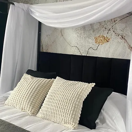 Chillout View & Pleasure - Wola Tower 15th Floor Apartman *