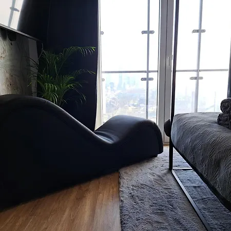 Chillout View & Pleasure - Wola Tower 15th Floor Warsaw