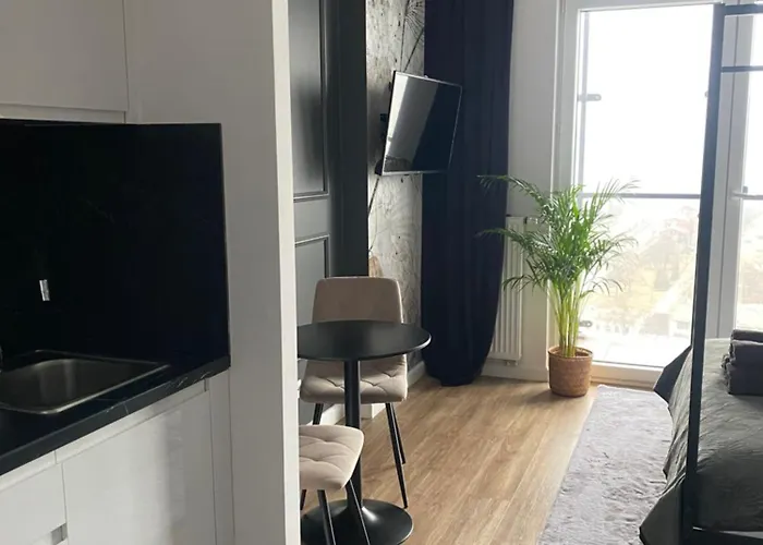 Chillout View & Pleasure - Wola Tower 15th Floor شقة *