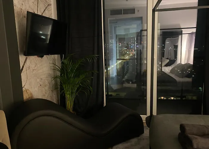 Chillout View & Pleasure - Wola Tower 15th Floor شقة