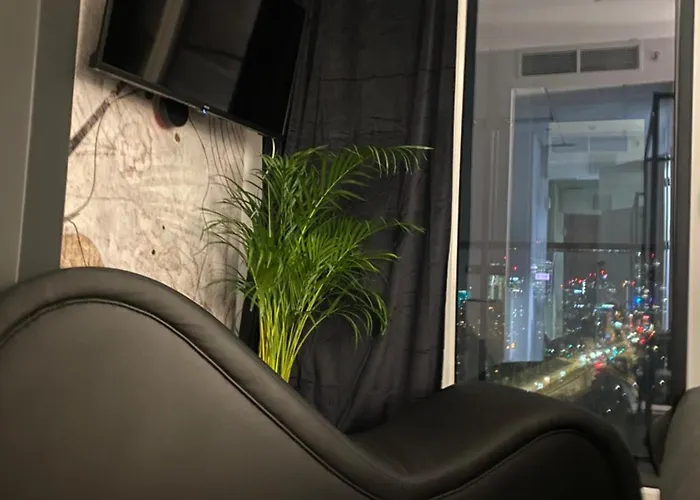 Chillout View & Pleasure - Wola Tower 15th Floor شقة وارسو